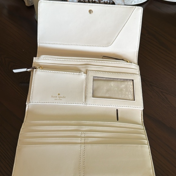 NWOT Kate Spade Cedar Street Carmilla Bright Pink Saffiano Leather Wallet - Picture 6 of 10